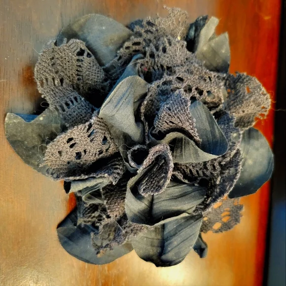 Black Rose Floral Fascinator - Picture 1 of 4